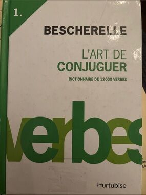 Book Bescherelle L'Art de Conjuguer — Green & White Cover